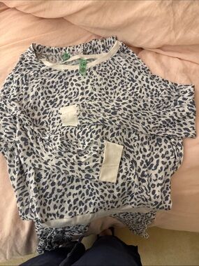 Honeydew Intimates Women’s Crewneck PJ Top in Heather Gray and Cream Cheetah